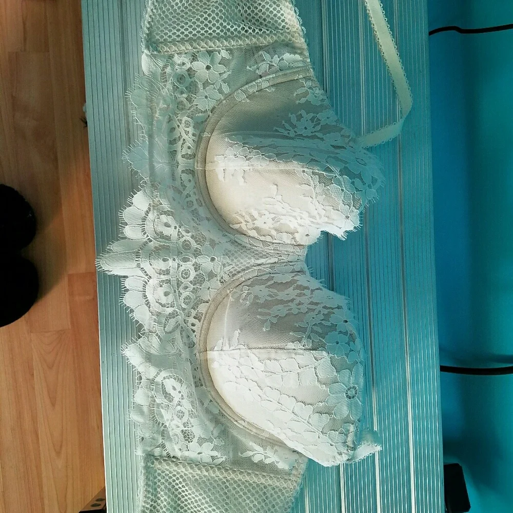 Bra - Picture 2 of 5